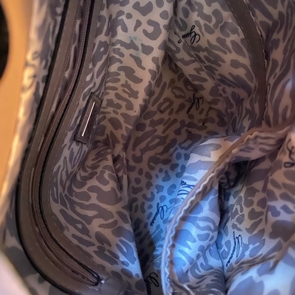 Guess Handbag - Picture 5 of 5
